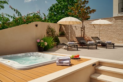 Luxury Villa Photo #18