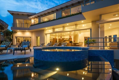 Luxury Villa Photo #8