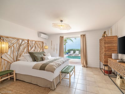 Luxury Villa Photo #22