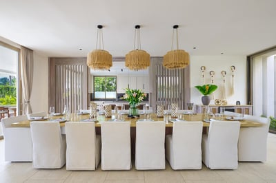 Solara – Lakefront Luxury with Gym, Sauna & Sunset