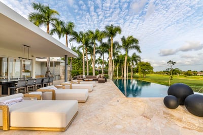 Luxury Villa Photo #2