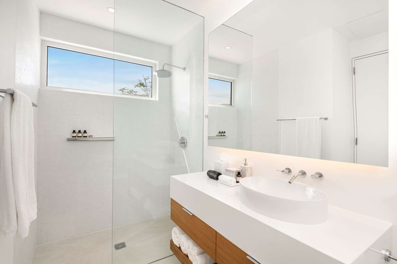 Beach Enclave Grace Bay 5 BDM Ocean View Villa