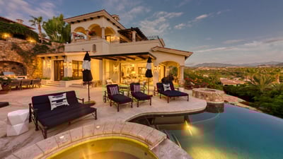 Luxury Villa Photo #3