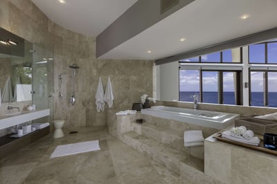 Luxury Villa Photo #27