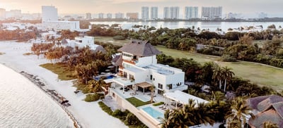Luxury Villa Photo #2