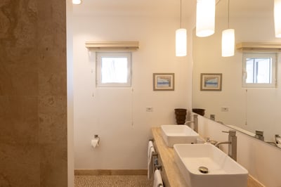 Luxury Villa Photo #34