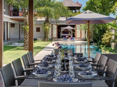 Luxury Villa Photo #3