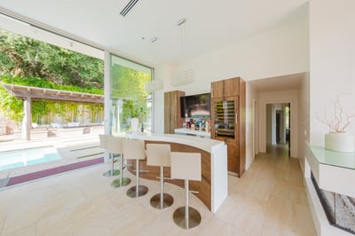 Luxury Villa Photo #38