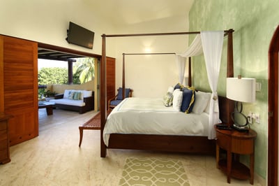 Luxury Villa Photo #18