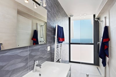 Luxury Villa Photo #22