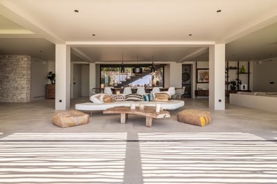 Luxury Villa Photo #13