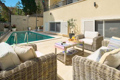 Luxury Villa Photo #7