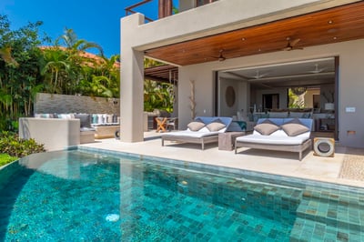 Luxury Villa Photo #2