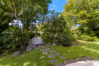 Luxury Villa Photo #3