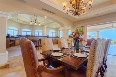 Luxury Villa Photo #14