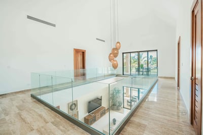 Luxury Villa Photo #23