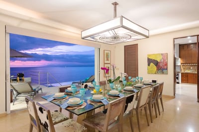 Luxury Villa Photo #20