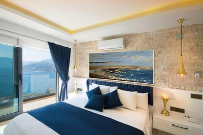 Luxury Villa Photo #25
