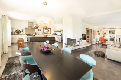Luxury Villa Photo #6