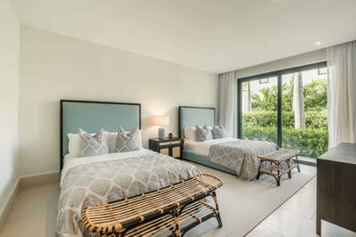 Luxury Villa Photo #43