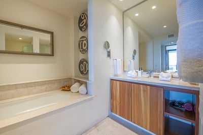 Luxury Villa Photo #40