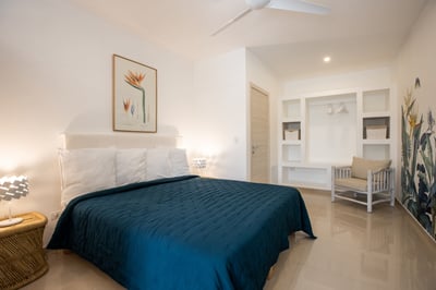 Luxury Villa Photo #36