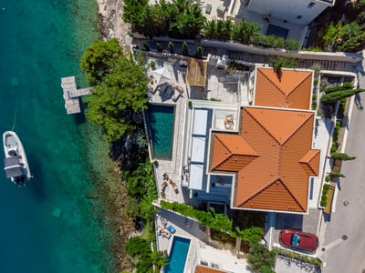 Luxury Villa Photo #2