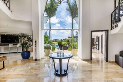 Luxury Villa Photo #24