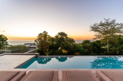 Luxury Villa Photo #9