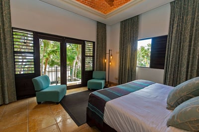 Luxury Villa Photo #30