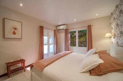 Luxury Villa Photo #20