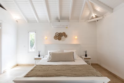Luxury Villa Photo #33