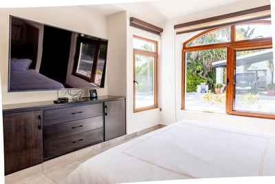 Luxury Villa Photo #26
