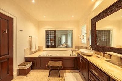 Luxury Villa Photo #30
