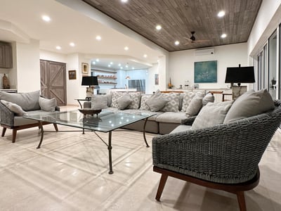 Luxury Villa Photo #23