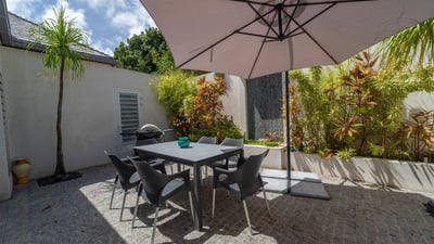 Kitchen & Dining Area