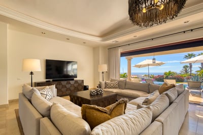 Luxury Villa Photo #20