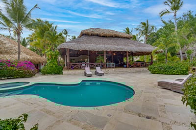 Luxury Villa Photo #3