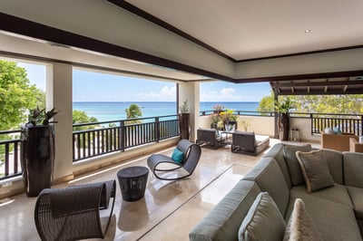 Luxury Villa Photo #3