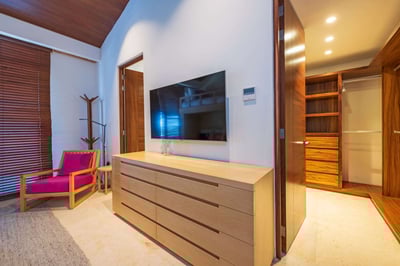 Luxury Villa Photo #17