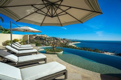 Luxury Villa Photo #2