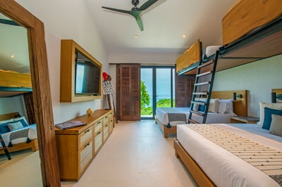 Luxury Villa Photo #30