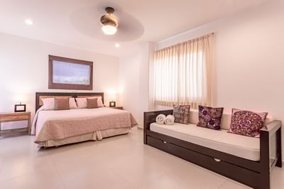 Luxury Villa Photo #46