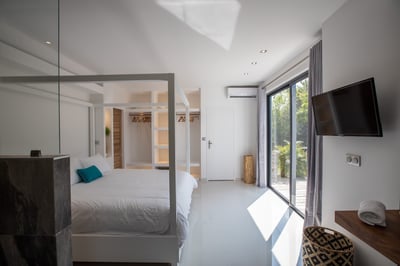 Luxury Villa Photo #34