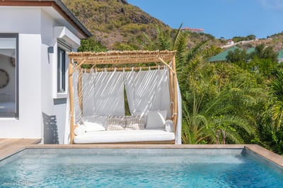 Luxury Villa Photo #6