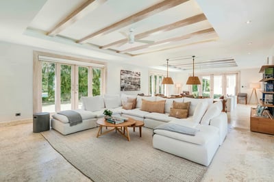 Luxury Villa Photo #21