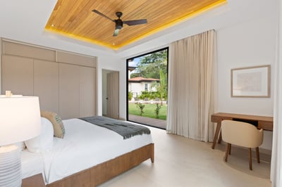 Luxury Villa Photo #18