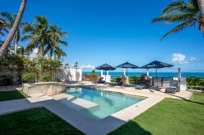 Luxury Villa Photo #18