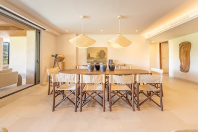Luxury Villa Photo #14