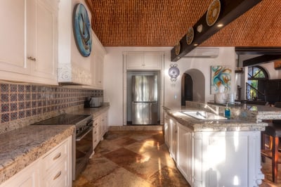 Luxury Villa Photo #28